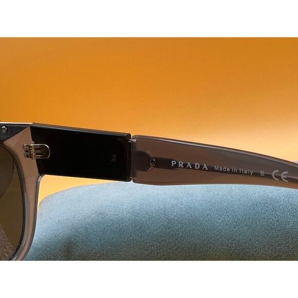 Prada sunglasses originally $533 - Picture 4 of 5